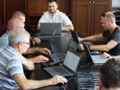 Мобільний зв’язок у блекаут: на Київщині перевіряли готовність громад та операторів